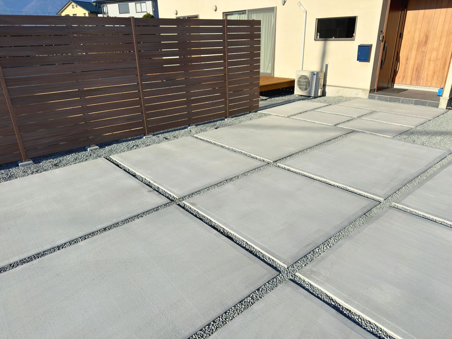 玄関周りの土間がアクセント